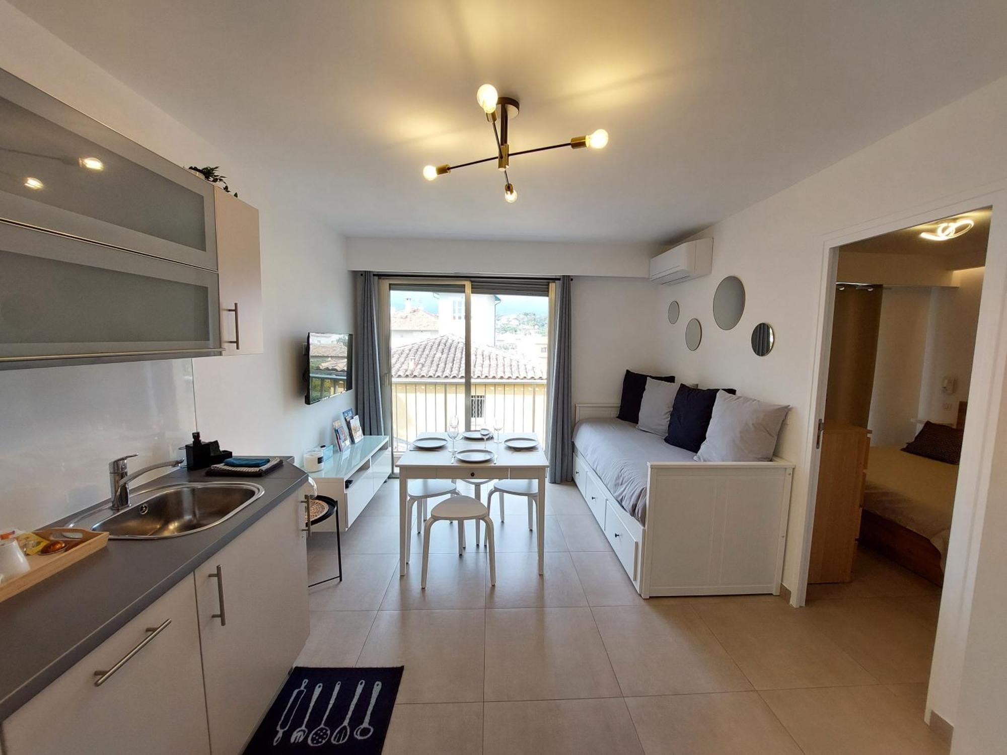 T2 Au Calme, Proche Des Plages, Climatise Et Parking Prive Cagnes-sur-Mer Exterior photo